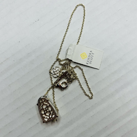 New KENDRA SCOTT Rose Quartz Isla Pendant Gold Tone Necklace - Picture 4 of 4